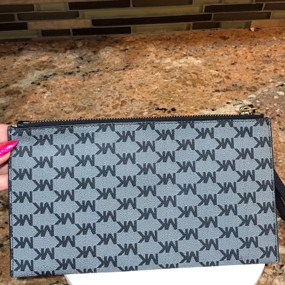 Michael Kors Signature Coated Canvas Wristlet - Picture 9 of 17